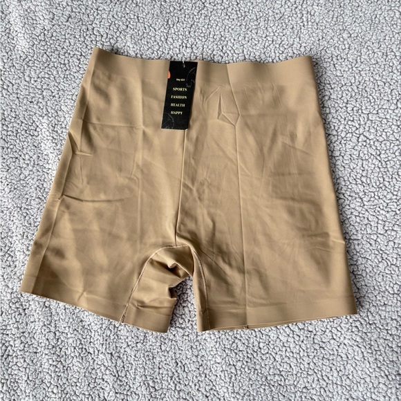 NWT Tan High-Waisted Shapewear Shorts Size Small - Picture 1 of 3